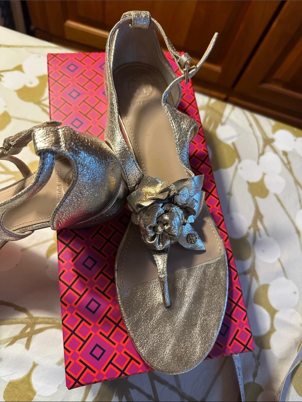 Tory Burch Metallic Gold Floral T-Strap Sandals - Women, NIB, Size 11 with bag